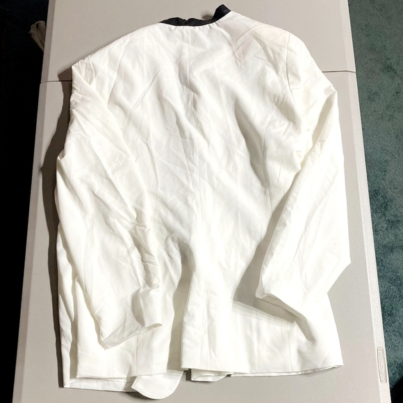 TORRID IVORY WHITE FAUX LEATHER TRIM OPEN BLAZER Size 3 (3X) Classy Office EUC - Picture 5 of 9